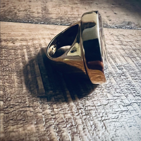 TRINA TURK-Black Super T Ring-Cocktail Ring-Gold Enamel Oversized Statement Ring - Picture 5 of 7